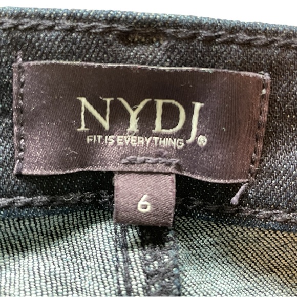 NYDJ LEAF PRINT SLIM BOOTCUT. SIZE 6. - Picture 9 of 11